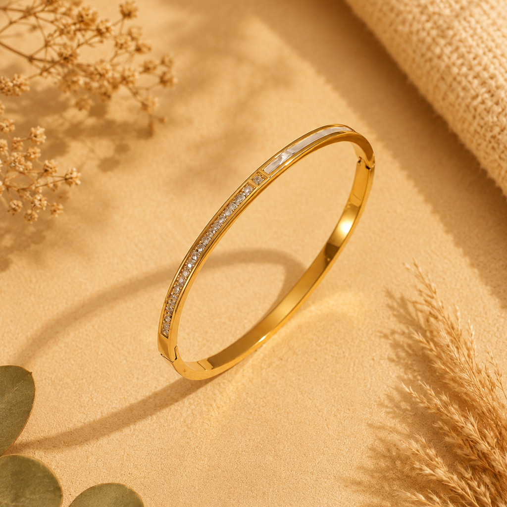 Clara Bangle